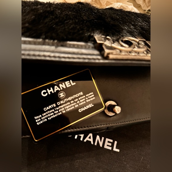 Chanel Rabbit Fur-Trimmed Lambskin Medium Boy Flap Bag - Picture 3 of 9